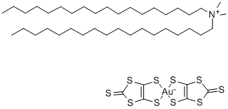 十八酯二甲基氯化铵双(1,3-二硫杂环戊二烯-2-硫酮-4.5-硫代双烯)金酸盐(III)