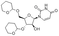 1-[(2R,3S,4S,5R)-3-羟基-4-[(四氢-2H-吡喃-2-基)氧基]-5-[[(四氢-2H-吡喃-2-基)氧基]甲基]四氢呋喃-2-基]嘧啶-2,4(1H,3H)-二酮
